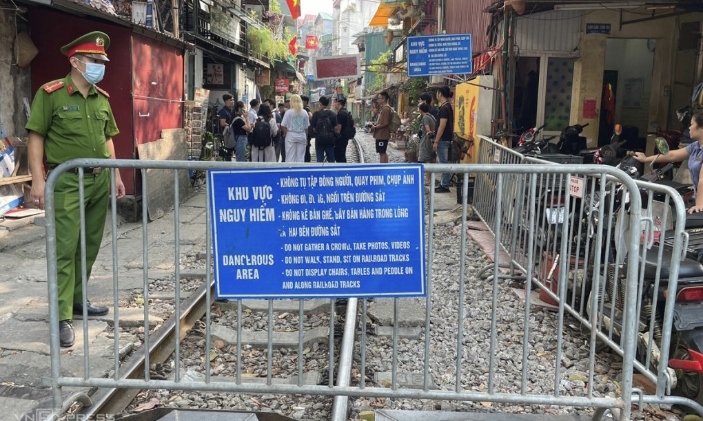 Xóm cà phê đường tàu tại Hà Nội tạm thời đóng cửa để đảm bảo an toàn