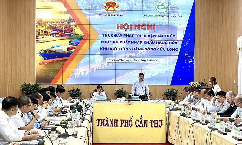 Vì sao hơn 70% nông thủy sản xuất khẩu không qua các cảng biển Đồng bằng sông Cửu Long?