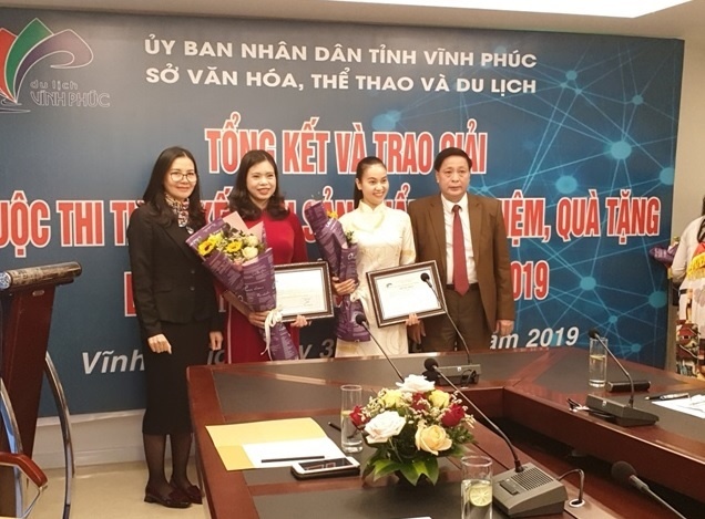 vinh phuc trao giai cuoc thi thiet ke mau san pham luu niem qua tang du lich nam 2019