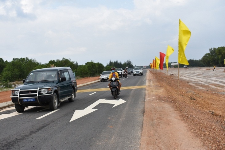 Trục đường trung tâm khu kinh tế Đông Nam Quảng Trị vừa được hoàn thành và đưa vào sử dụng.