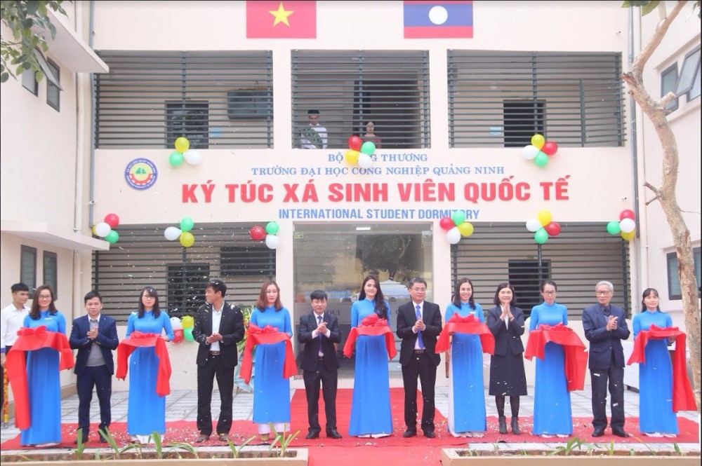 Trường Đại học Công nghiệp Quảng Ninh khánh thành ký túc xá dành cho lưu học sinh Lào