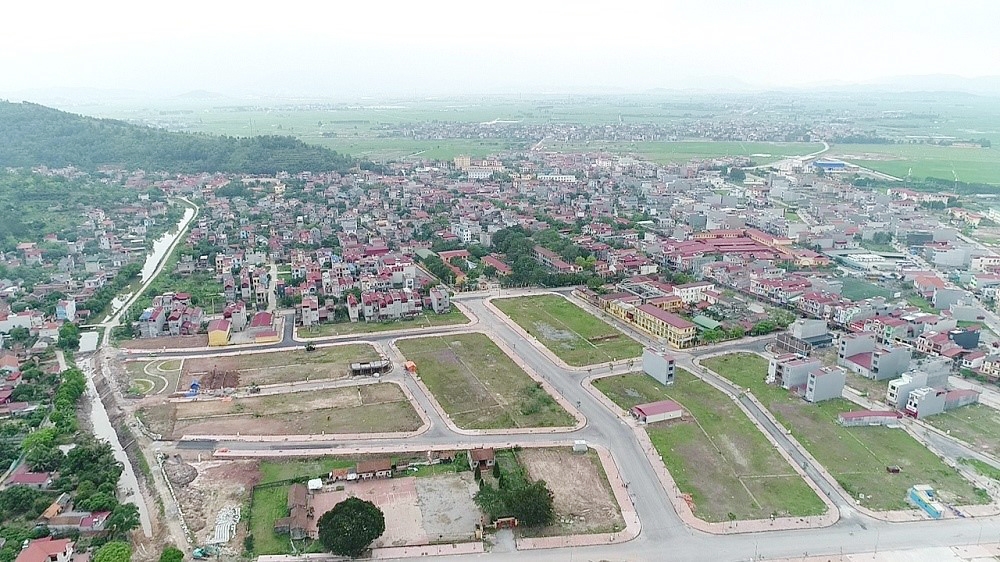 Bắc Giang: Hàng loạt lô đất bị bỏ cọc sau đấu giá
