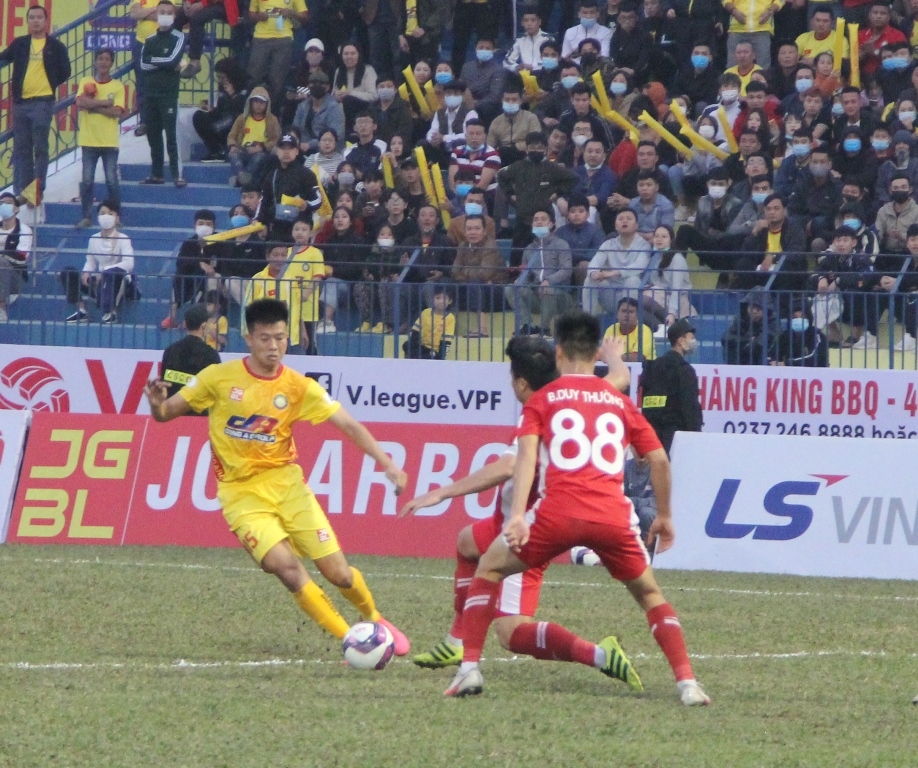 CLB bóng đá Đông Á Thanh Hóa và Viettel cầm chân nhau với tỷ số 0-0