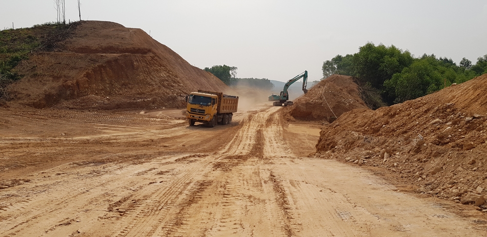 Thừa Thiên - Huế: Yêu cầu thi công cao tốc Cam Lộ - La Sơn phải đảm bảo an toàn cho người dân