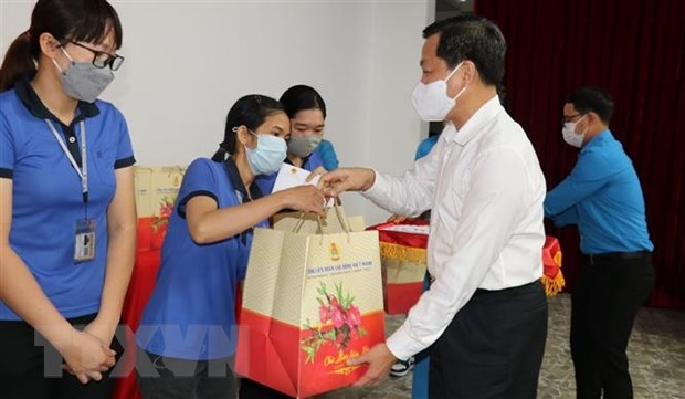 Phó Thủ tướng Lê Minh Khái thăm, tặng quà Tết tại Bình Phước