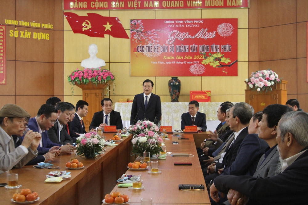 Phó Thủ tướng Trịnh Đình Dũng gặp mặt các thế hệ ngành Xây dựng Vĩnh Phúc