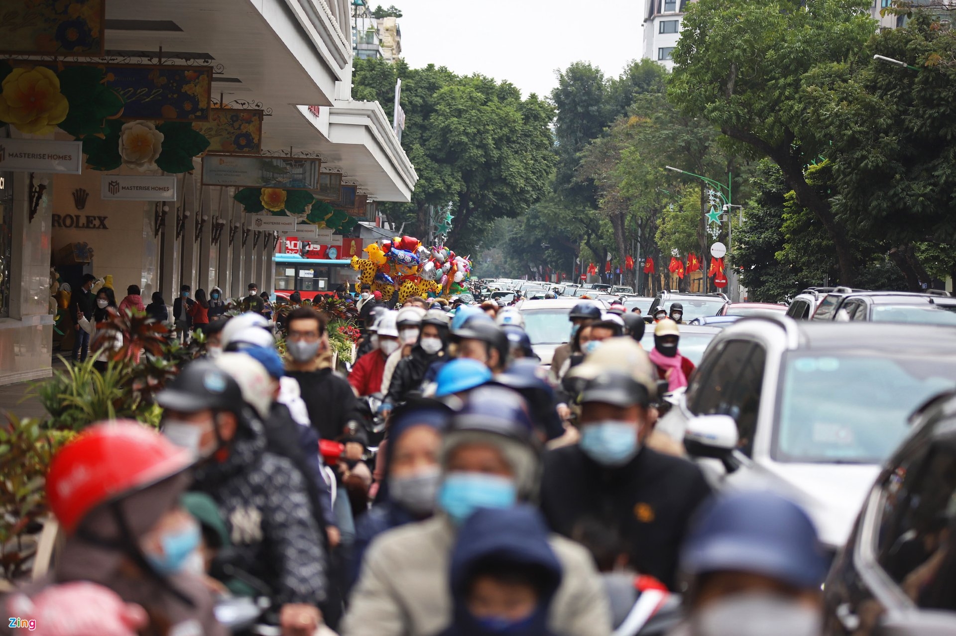 cac tuyen pho trung tam ha noi ket cung chieu mung 1 tet