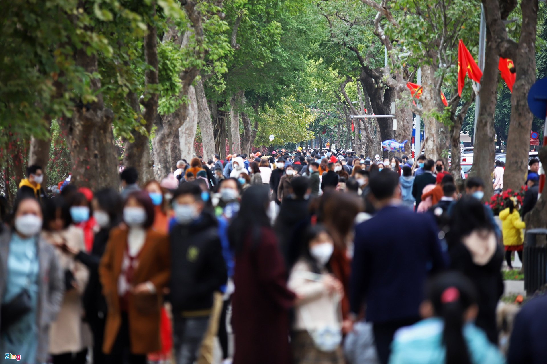 cac tuyen pho trung tam ha noi ket cung chieu mung 1 tet