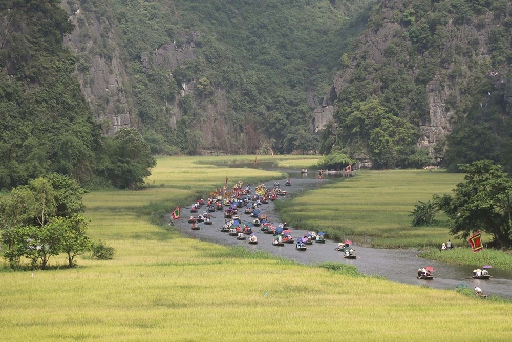 kham pha ninh binh vung dat hap dan khach du lich