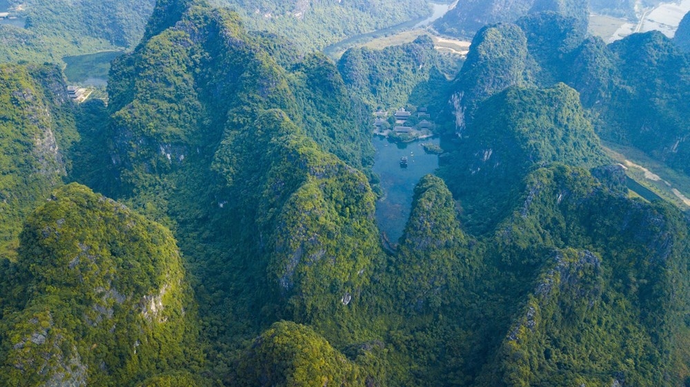 kham pha ninh binh vung dat hap dan khach du lich