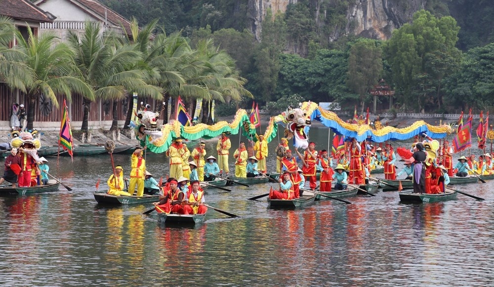 kham pha ninh binh vung dat hap dan khach du lich