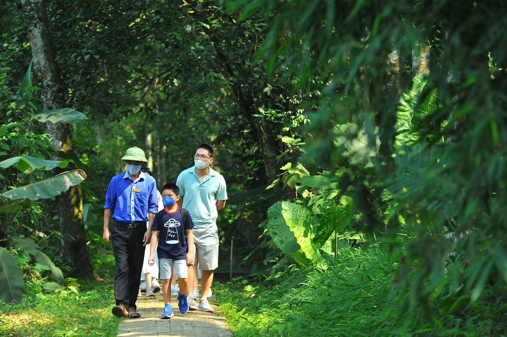 kham pha ninh binh vung dat hap dan khach du lich