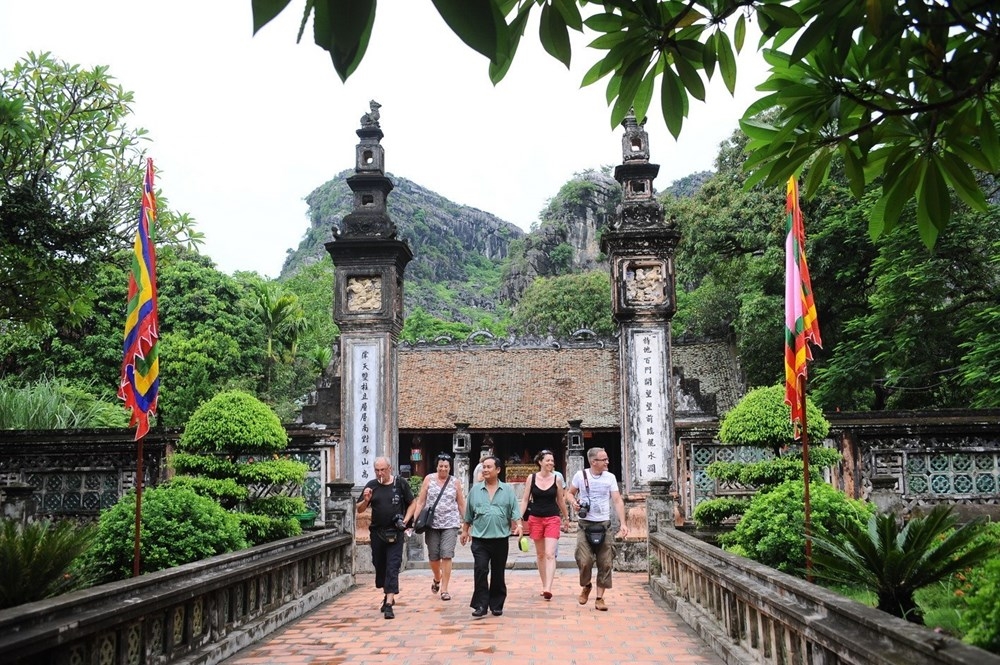 kham pha ninh binh vung dat hap dan khach du lich