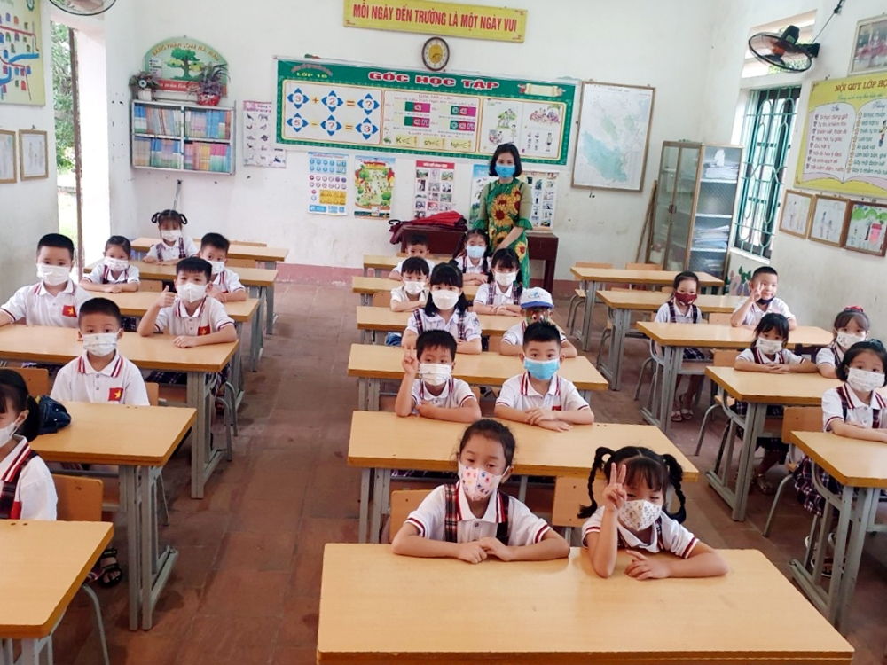 Phú Thọ: Học sinh đi học trở lại sau kỳ nghỉ Tết Nguyên đán Nhâm Dần
