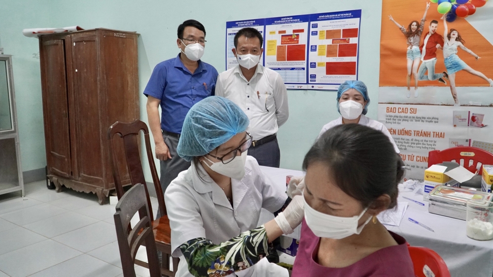 Quảng Bình: Triển khai chiến dịch tiêm vắc xin phòng Covid-19