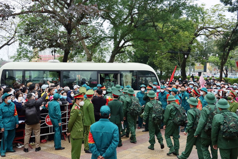 thua thien hue hon 1450 thanh nien len duong nhap ngu