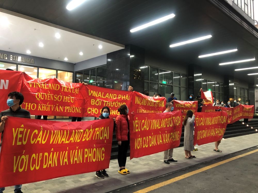 Hà Nội: Cư dân chung cư Dreamland Bonanza căng băng rôn phản đối chủ đầu tư