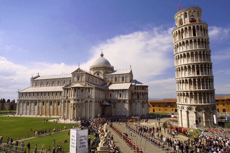 Khám phá kiến trúc độc đáo của tháp nghiêng Pisa và tháp nghiêng Hộ Châu