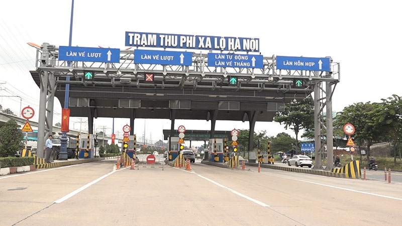 Thành phố Hồ Chí Minh yêu cầu rà soát biển báo trên Xa lộ Hà Nội để thuận tiện cho người dân