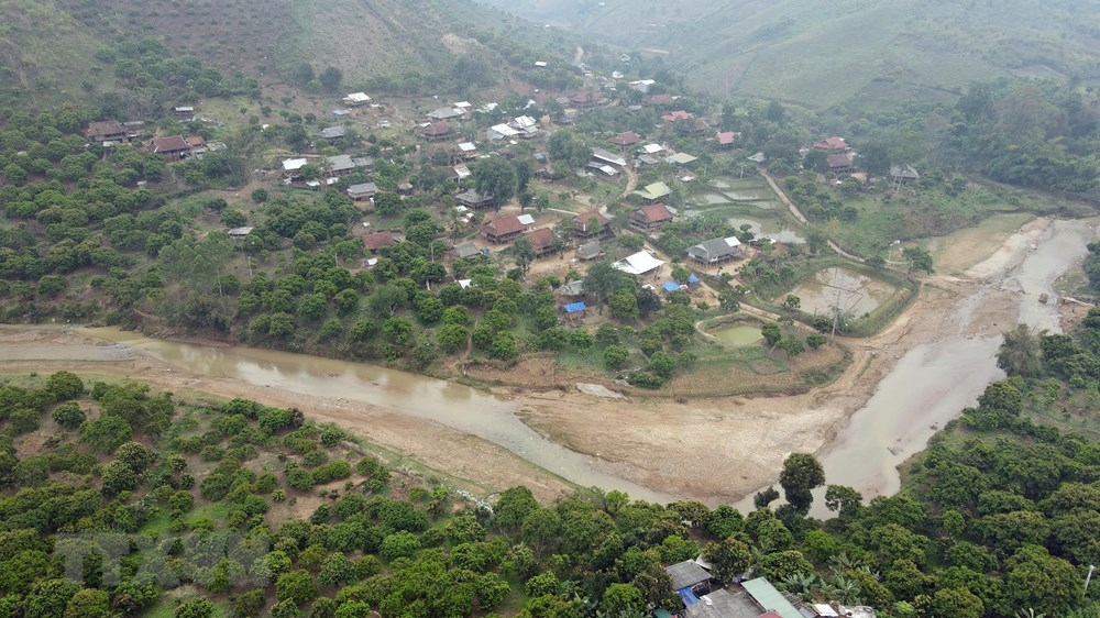 son la thieu hang tram cau dan sinh nguoi dan di lai kho khan