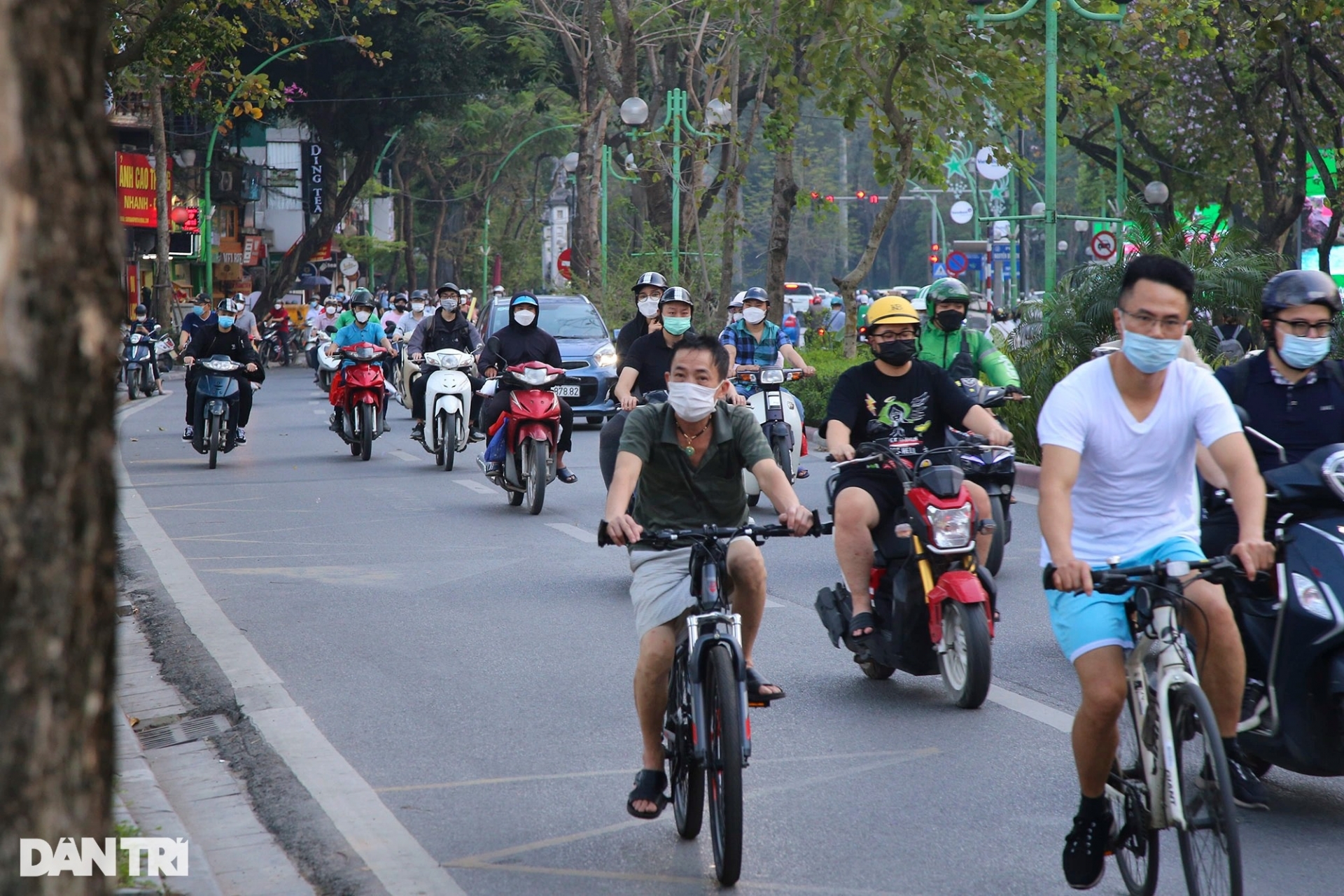 duong pho cong vien hang quan o ha noi dong nghit thoi hau covid