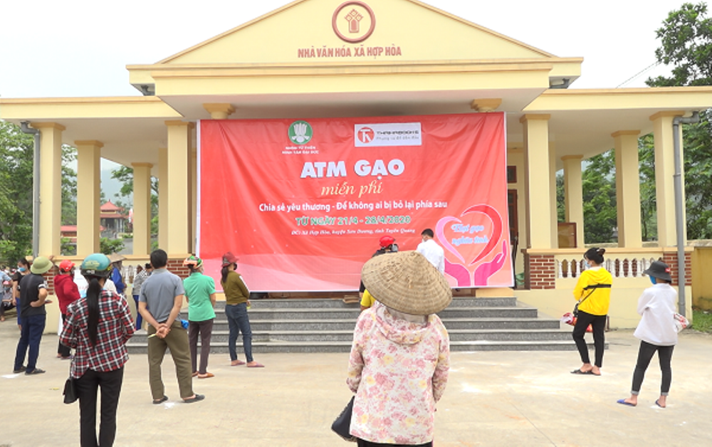 Sơn Dương (Tuyên Quang): ATM gạo phát miễn phí cho hàng trăm hộ dân nghèo mùa dịch