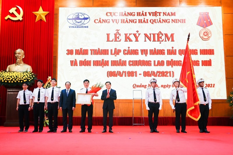 Cảng vụ Hàng hải Quảng Ninh được tặng Huân chương Lao động hạng Nhì