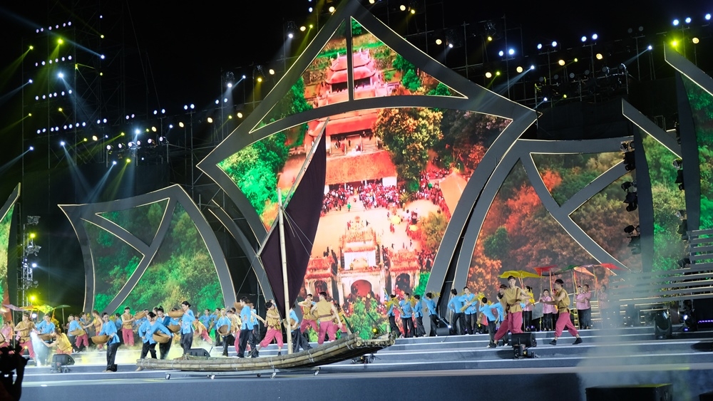 Thanh Hóa: Rực rỡ, sôi động và ấn tượng đêm khai mạc Lễ hội du lịch biển Sầm Sơn năm 2021