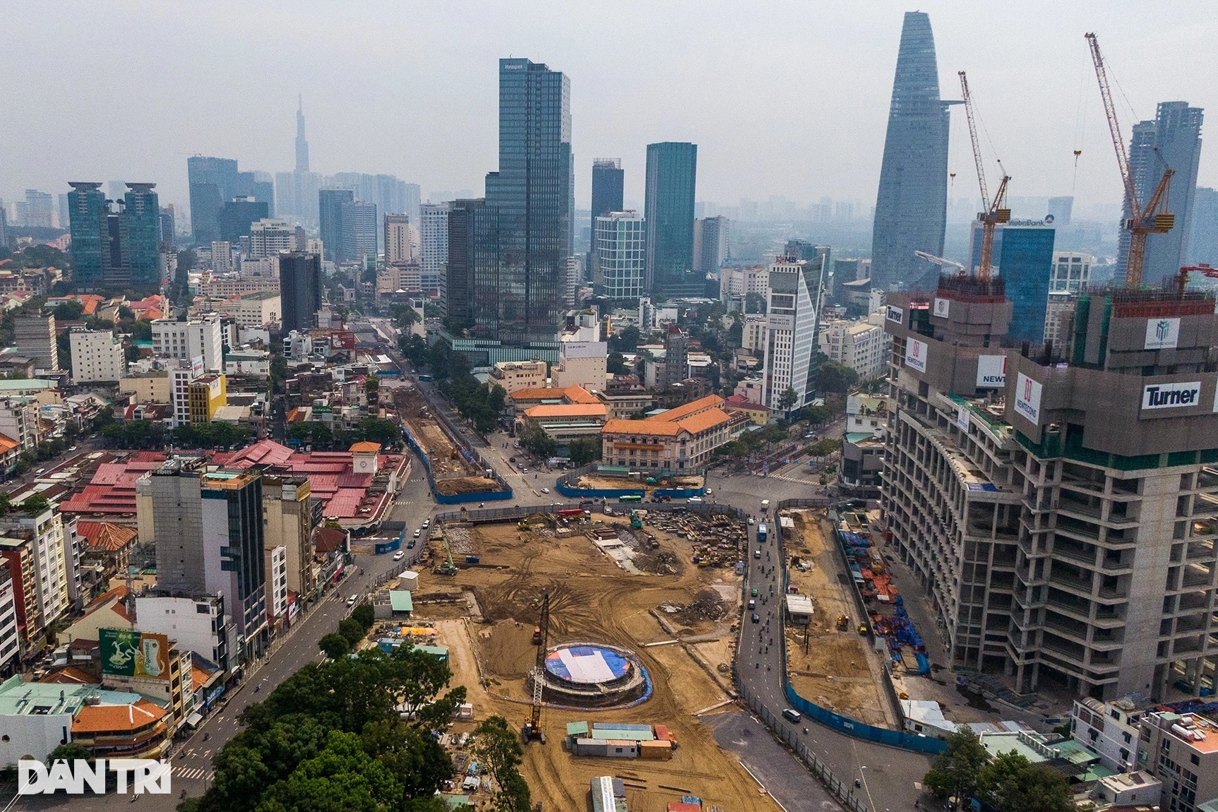 ngay dem thi cong nha ga metro ngam lon nhat tphcm