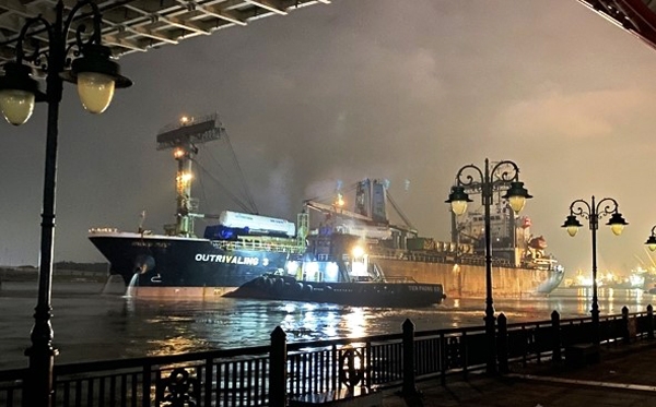 Hải Phòng: Làm rõ nguyên nhân tàu Outrivaling 3 va vào cầu Hoàng Văn Thụ