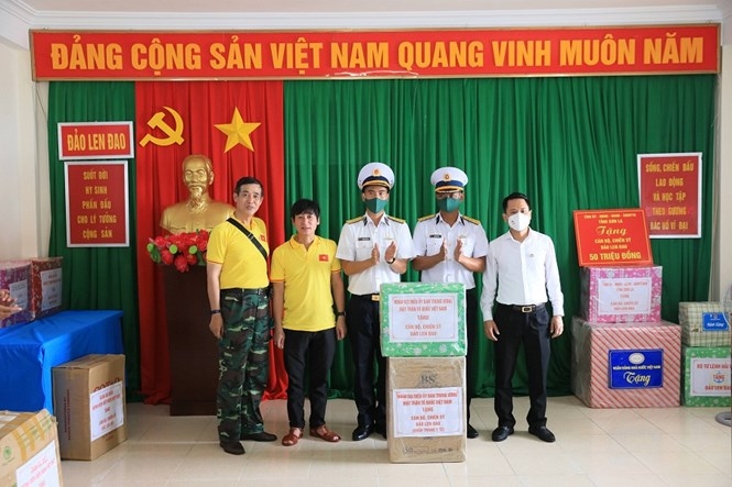 doan cong tac uy ban trung uong mttq viet nam ket thuc tot dep chuyen cong tac tai huyen dao truong sa