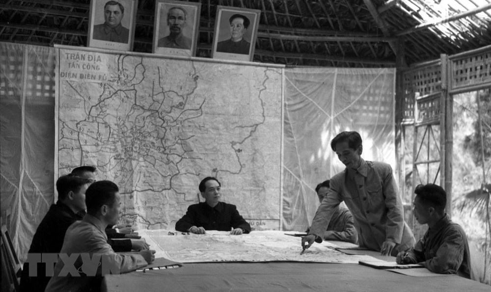 bac ho va dai tuong vo nguyen giap trong chien dich dien bien phu