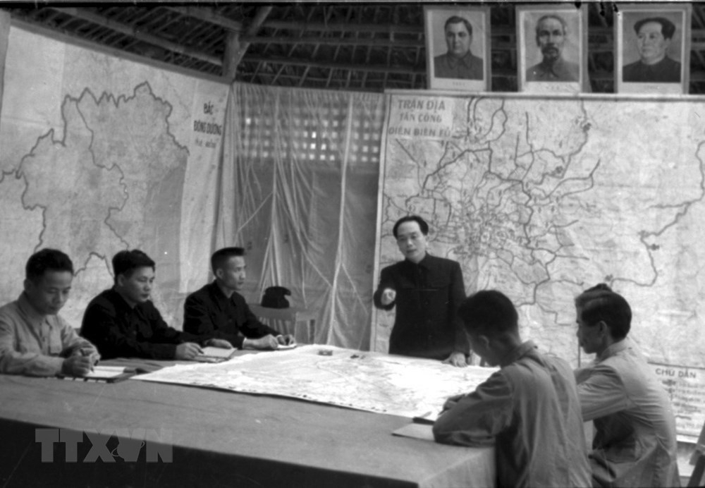 bac ho va dai tuong vo nguyen giap trong chien dich dien bien phu