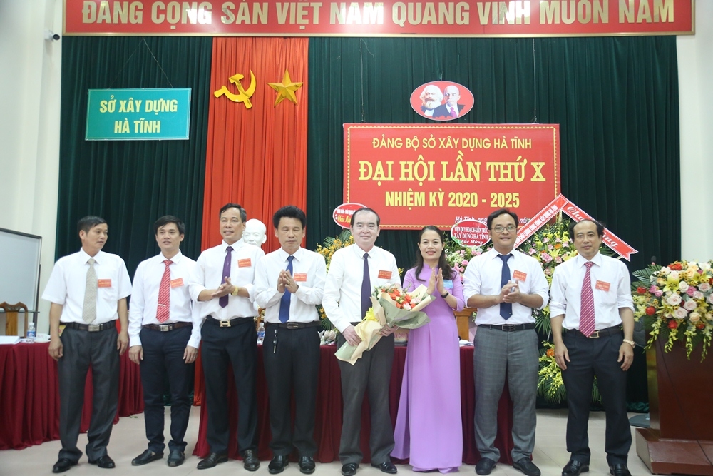 Đồng chí Trần Xuân Tiến tái đắc cử chức vụ Bí thư Đảng ủy Sở Xây dựng Hà Tĩnh nhiệm kỳ 2020-2025