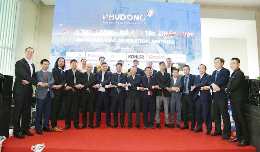 Phú Đông Group ký kết hợp tác chiến lược với 15 doanh nghiệp cung cấp thiết bị cho dự án
