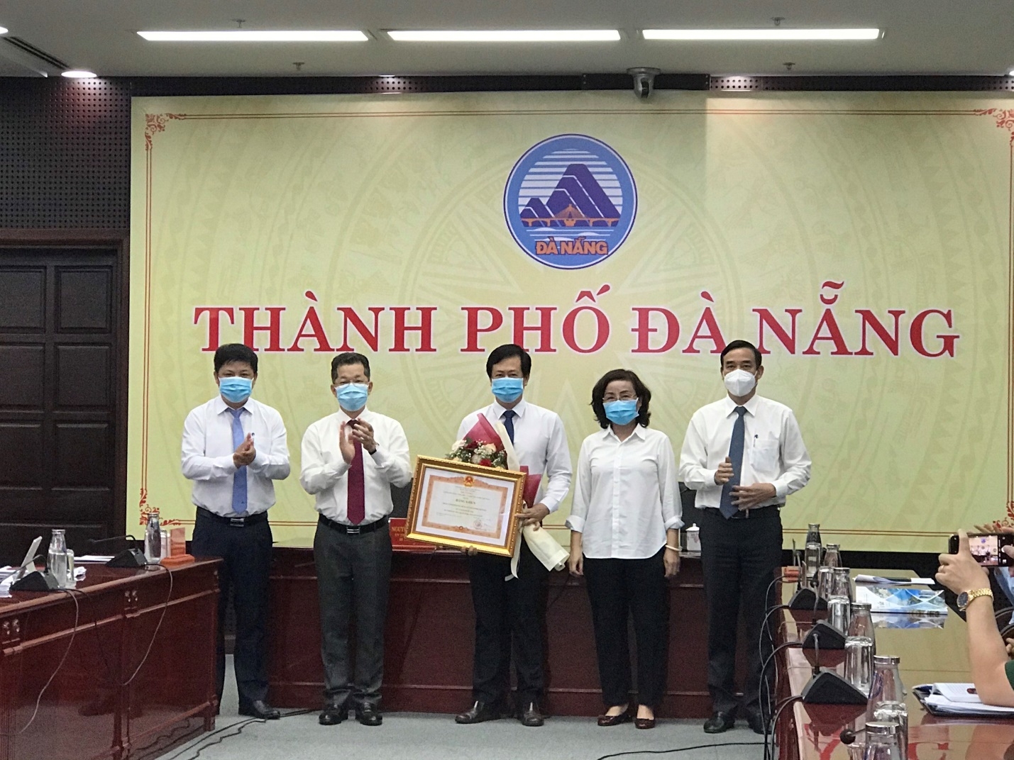 Trung tâm Kiểm soát bệnh tật thành phố Đà Nẵng vinh dự nhận Bằng khen của Thủ tướng Chính phủ