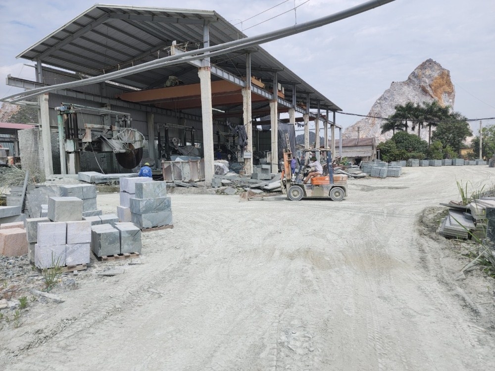 Thanh Hóa: Nhiều doanh nghiệp vi phạm an toàn lao động, bảo vệ môi trường ở các xưởng sản xuất đá tại Hà Tân?