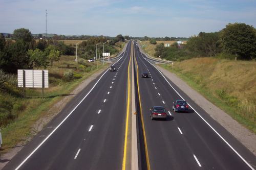 Sự khác biệt giữa đường cao tốc Freeway và Highway | Thế giới