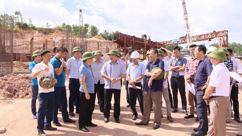 Quảng Ninh: Tháo gỡ tình trạng thiếu đất tôn nền xây dựng cho hai công trình cầu đường lớn
