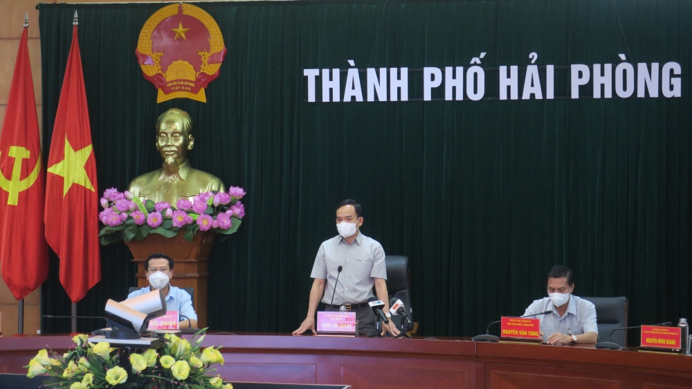 Hải Phòng: 18 cán bộ y tế lên đường chi viện cho tỉnh Bắc Giang chống dịch
