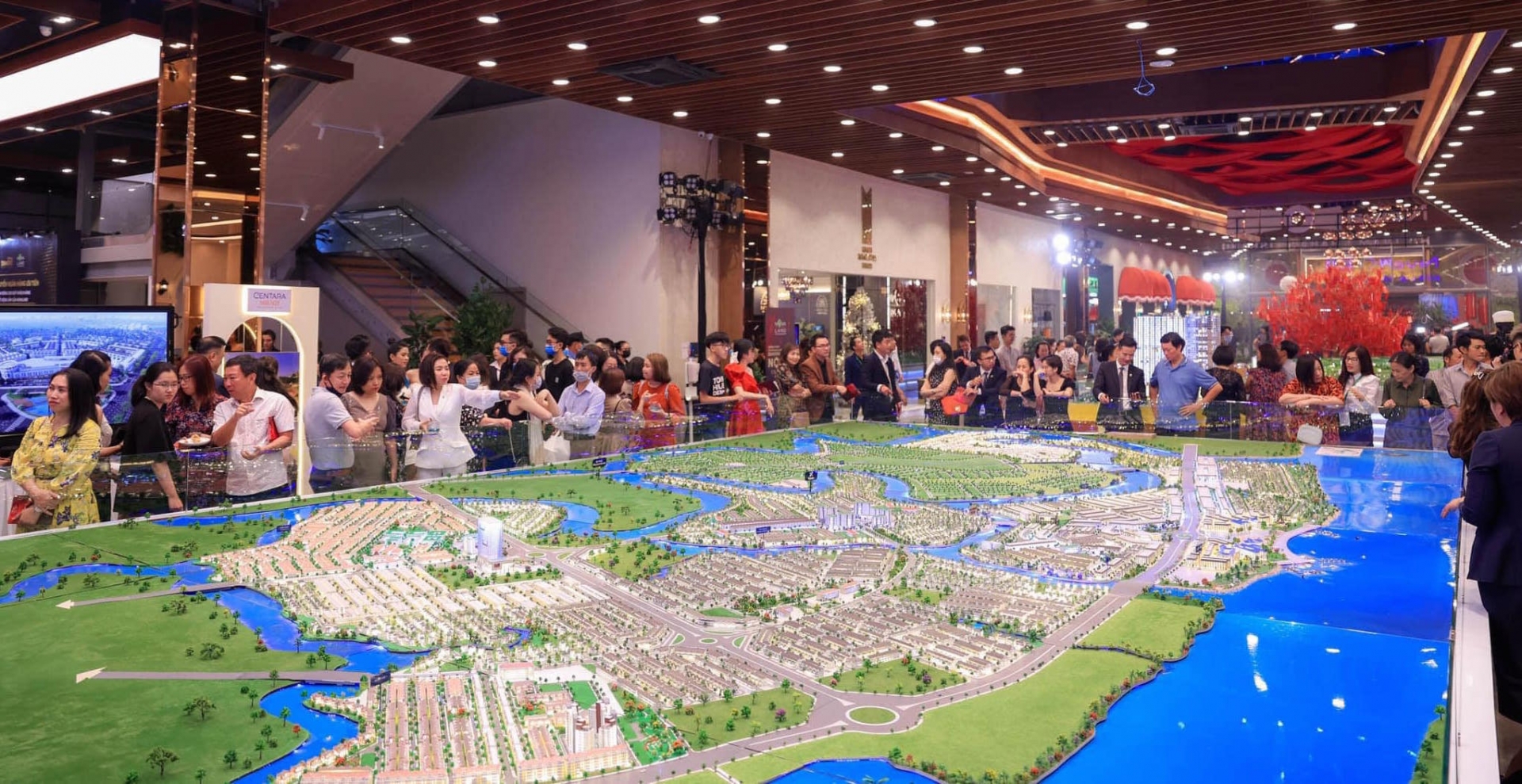 HoREA đề nghị Thành phố Hồ Chí Minh hỗ trợ doanh nghiệp bất động sản trong và sau đại dịch “Không bằng tiền mà bằng cơ chế”