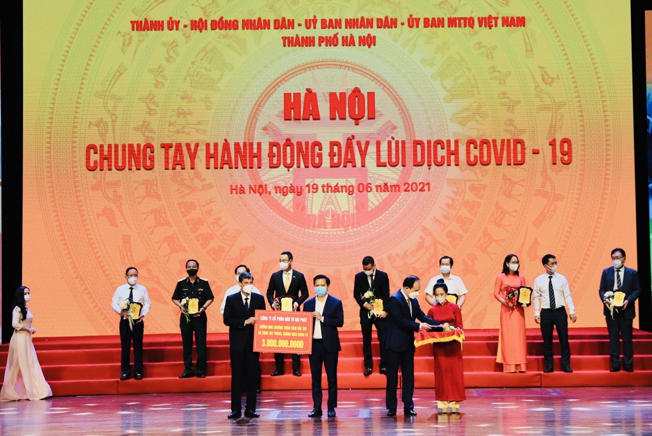 Tập đoàn Hải Phát ủng hộ 3 tỷ đồng cho Quỹ vắc xin phòng Covid-19 của thành phố Hà Nội