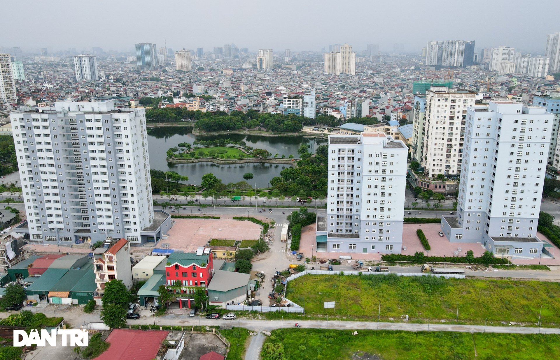 xot xa hang loat khu chung cu cao tang o ha noi bi bo hoang nhieu nam