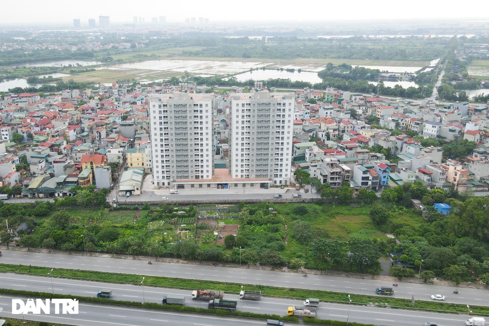 xot xa hang loat khu chung cu cao tang o ha noi bi bo hoang nhieu nam