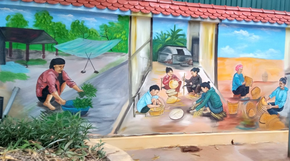 Quảng Ninh: Gốm Đất Việt trình làng hội họa đồng quê