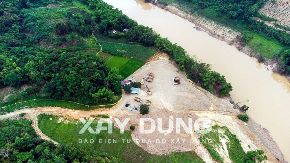 Lạng Sơn: Chưa giải phóng xong mặt bằng, chủ đầu tư Dự án thủy điện Tràng Định 2 đã thi công, đào cát sỏi gây sạt lở?