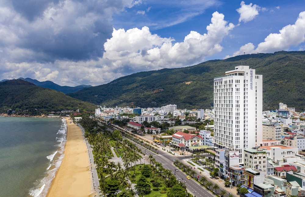 Khai trương khách sạn tiêu chuẩn 5 sao quốc tế đầu tiên tại Bình Định