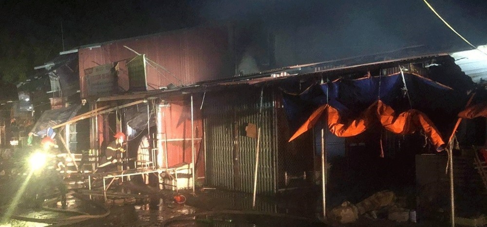 Bắc Giang: Cháy lớn tại chợ Sàn