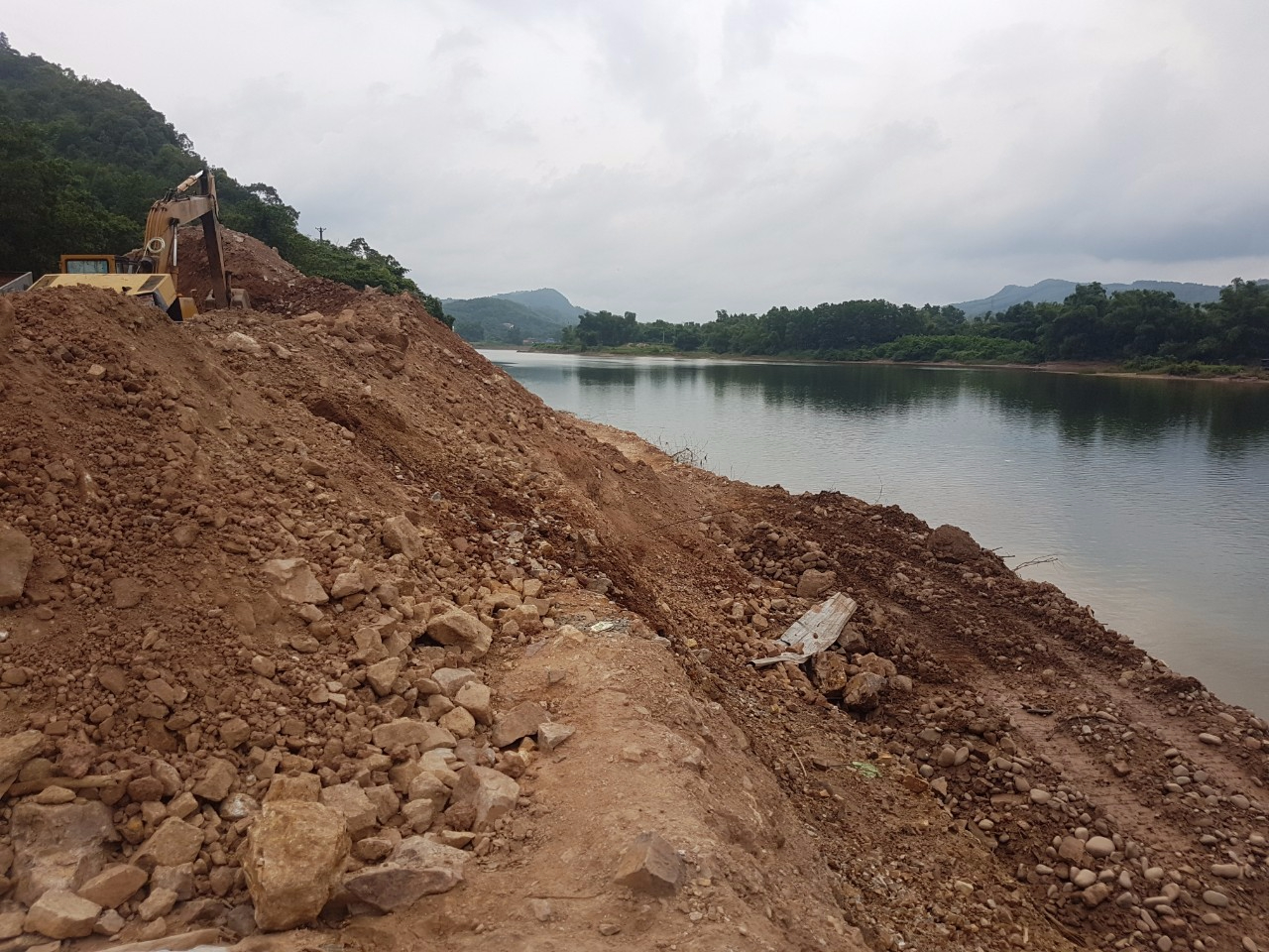 Quảng Ninh: UBND huyện Tiên Yên tiếp thu phản ảnh của Báo điện tử Xây dựng