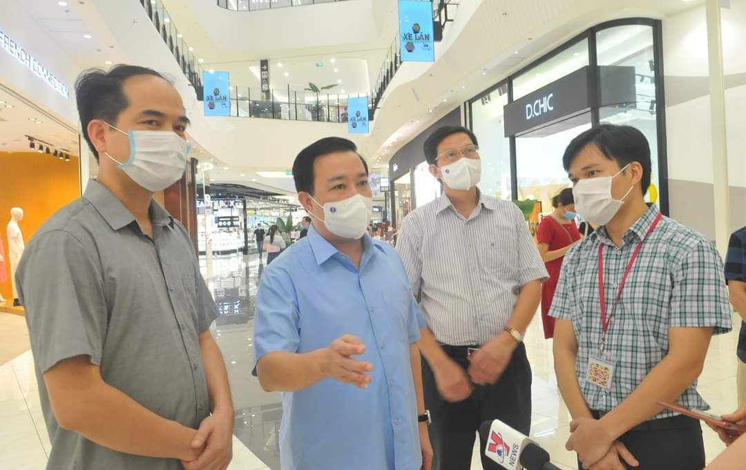 Phó Chủ tịch UBND Thành phố Hà Nội kiểm tra công tác phòng, chống dịch tại các Trung tâm thương mại, cơ sở kinh doanh